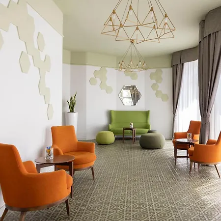 Grand Hotel