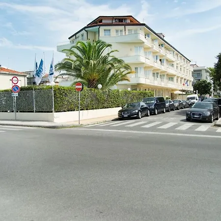 Grand 4* Forte dei Marmi