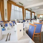 Hotel Grand 4*