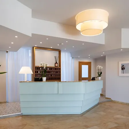 غراند فندق 4*