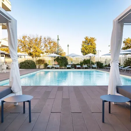 Ξενοδοχείο Grand 4*