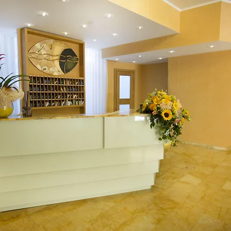 Hotell Grand