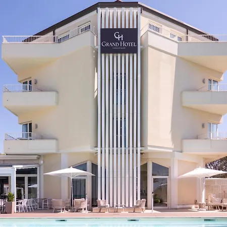 Grand 4* Форте-дей-Мармі